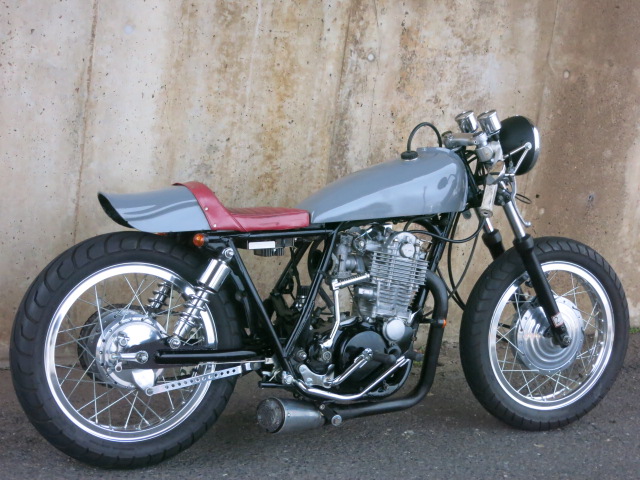 SR400スーパートラップマフラー